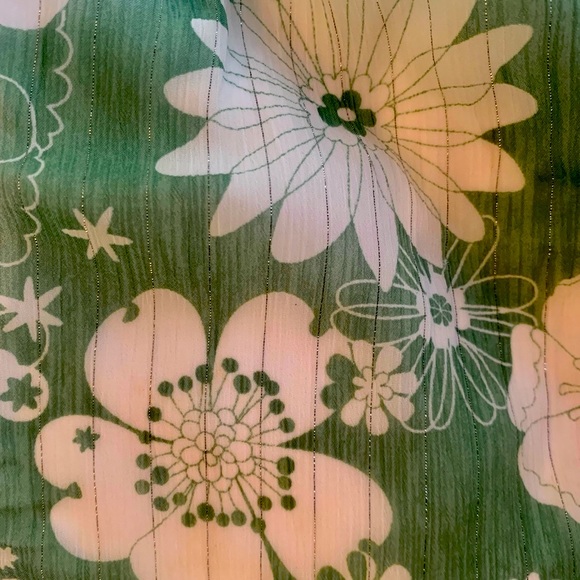 Floral print accent scarf - Picture 2 of 3